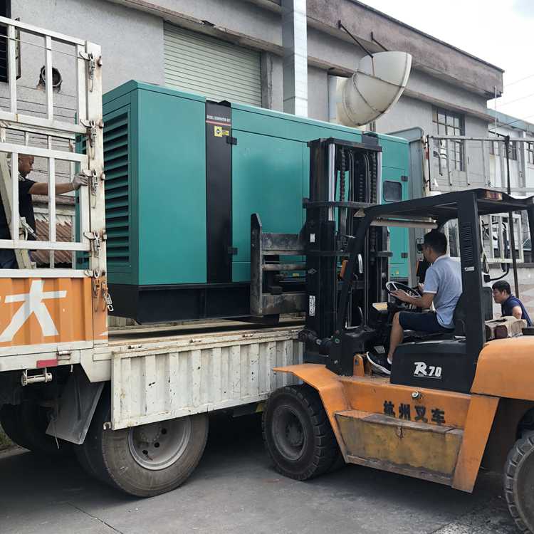 靜音型280kw康明斯二手發(fā)電機(jī)