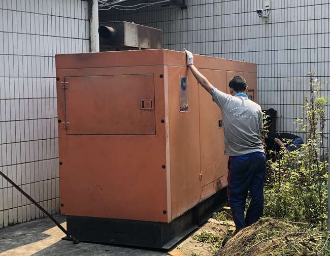 柴油發(fā)電機回收現(xiàn)場